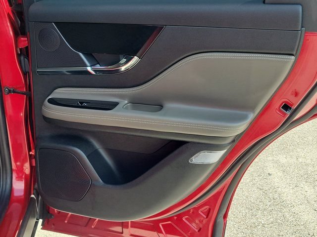Certified 2025 Lincoln Corsair Reserve FWD image 29