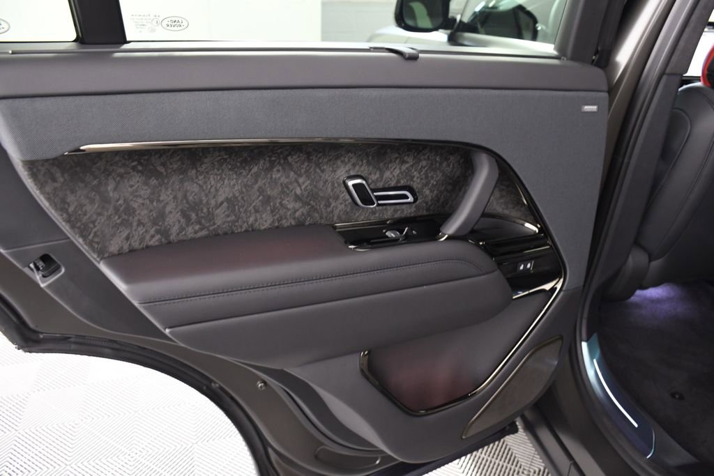 Used 2025 Land Rover Range Rover Sport SV Edition Two image 30