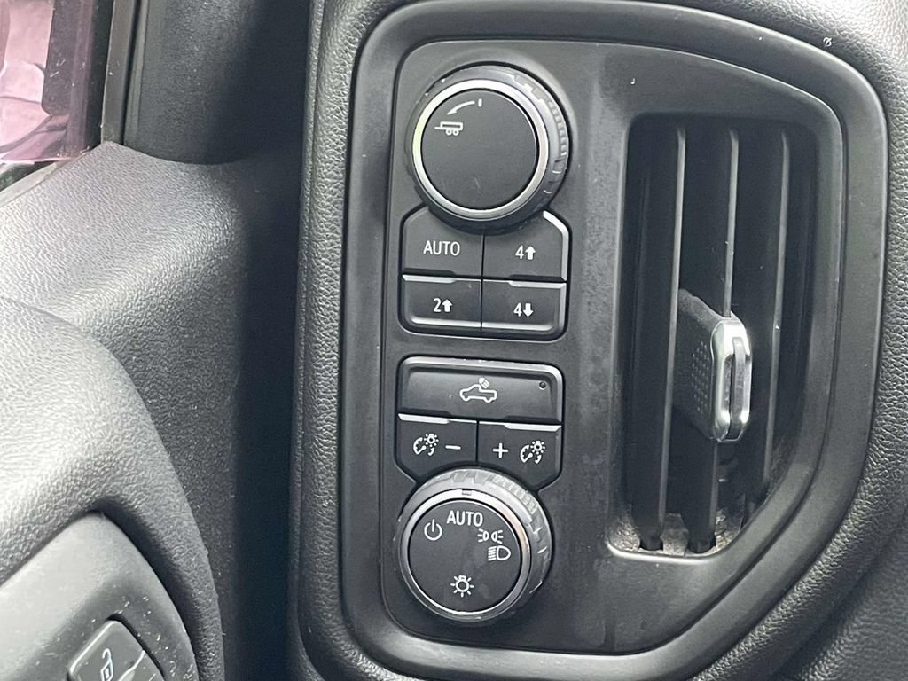 Used 2019 Chevrolet Silverado 1500 Custom Trail Boss w/ Custom Convenience Package AWD/4WD image 18
