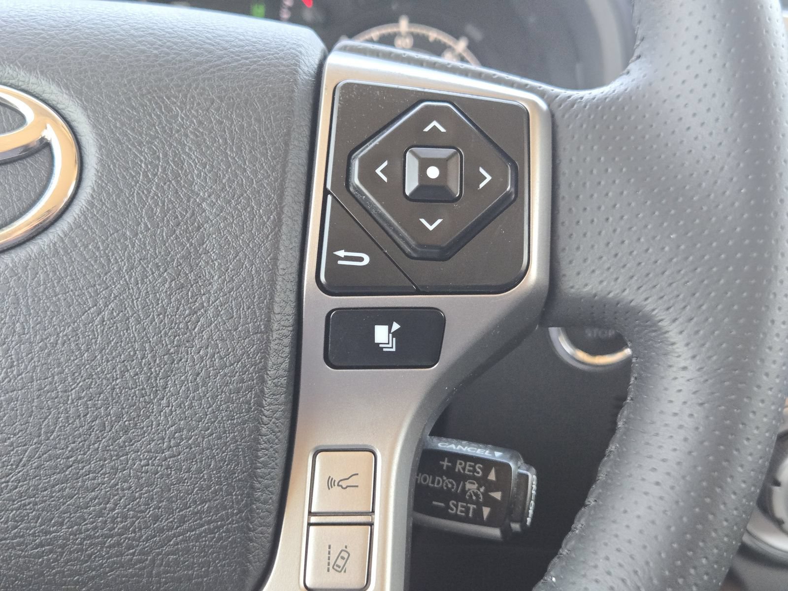 Used 2024 Toyota 4Runner SR5 RWD image 32