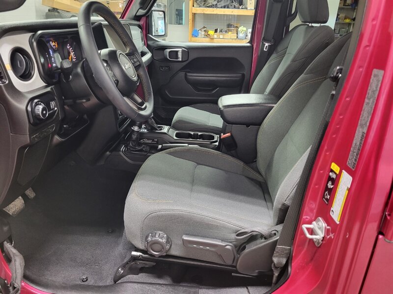 Used 2024 Jeep Wrangler Unlimited Sport AWD/4WD image 39