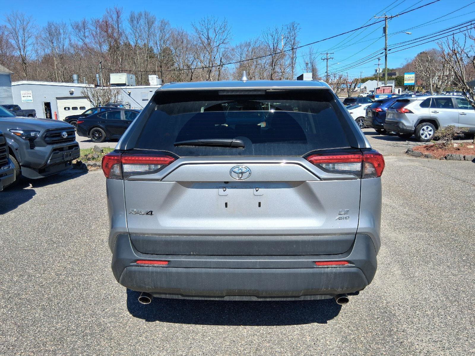 Used 2025 Toyota RAV4 LE image 6