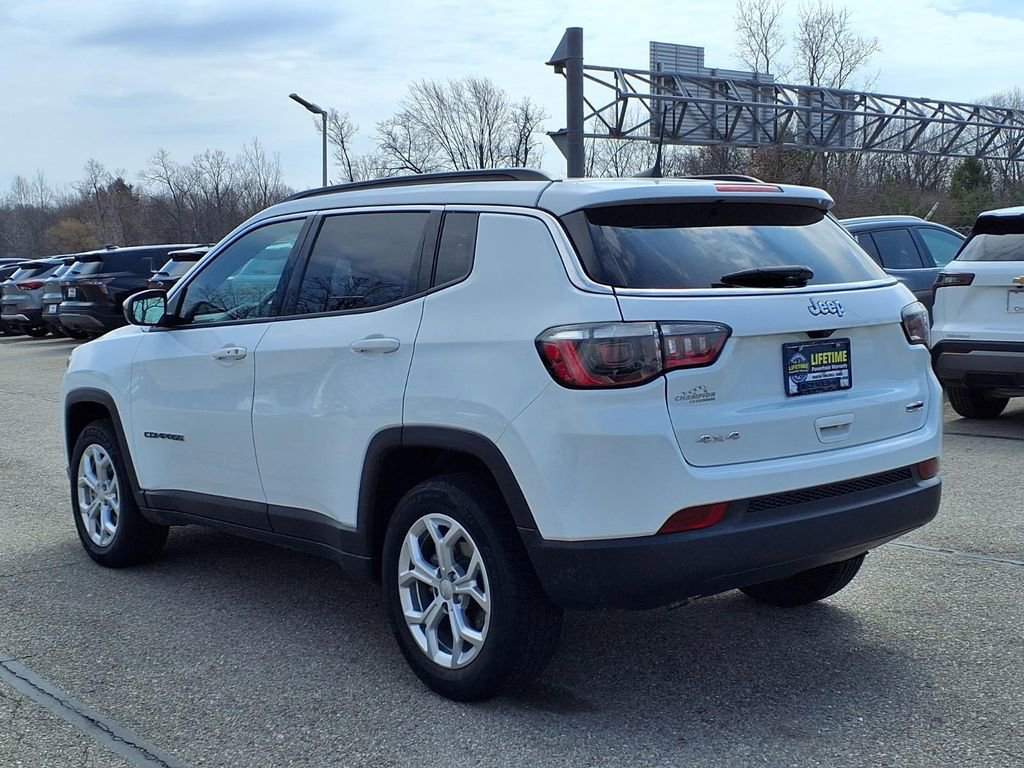Used 2024 Jeep Compass Latitude image 7