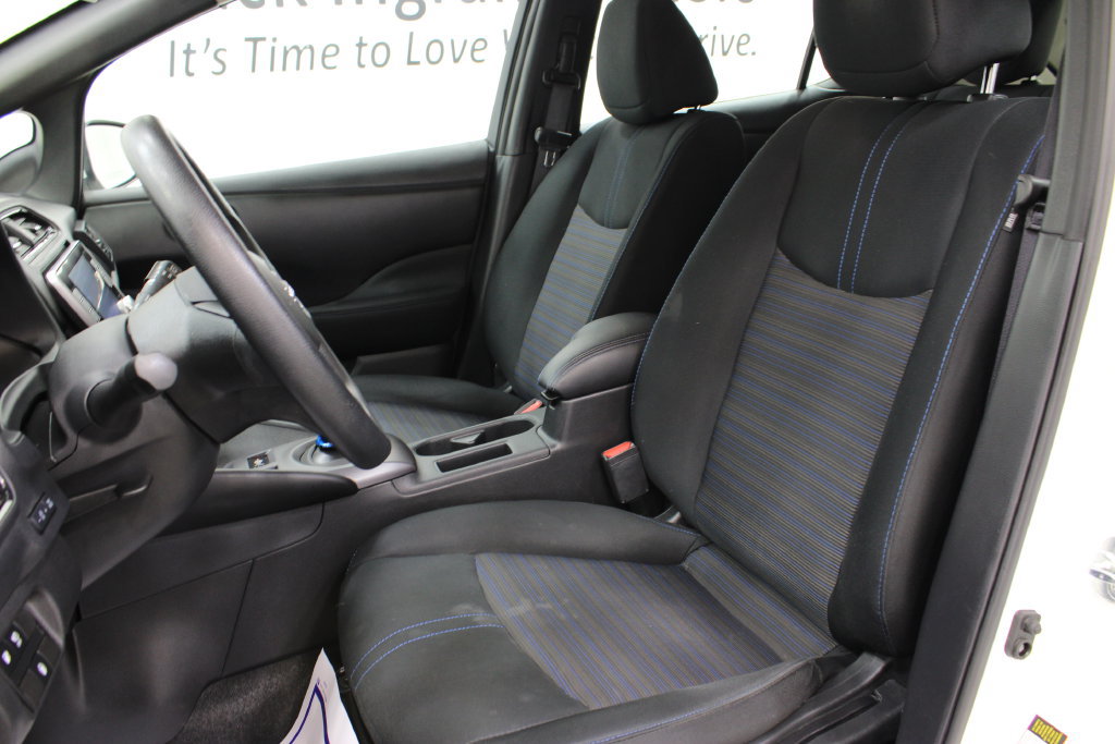 Used 2025 Nissan Leaf S FWD image 14