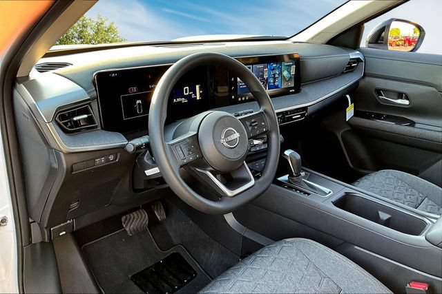 New 2026 Nissan Kicks SV w/ Charging Package FWD image 7
