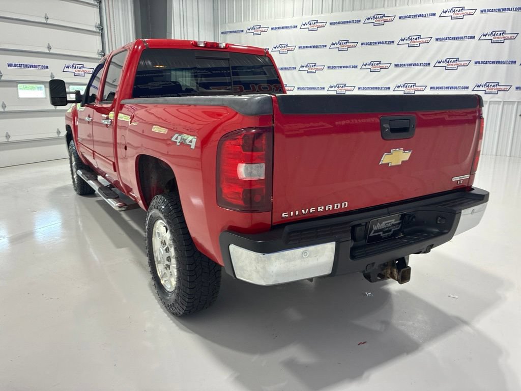 Used 2011 Chevrolet Silverado 2500 LT w/ Interior Plus Package AWD/4WD image 4