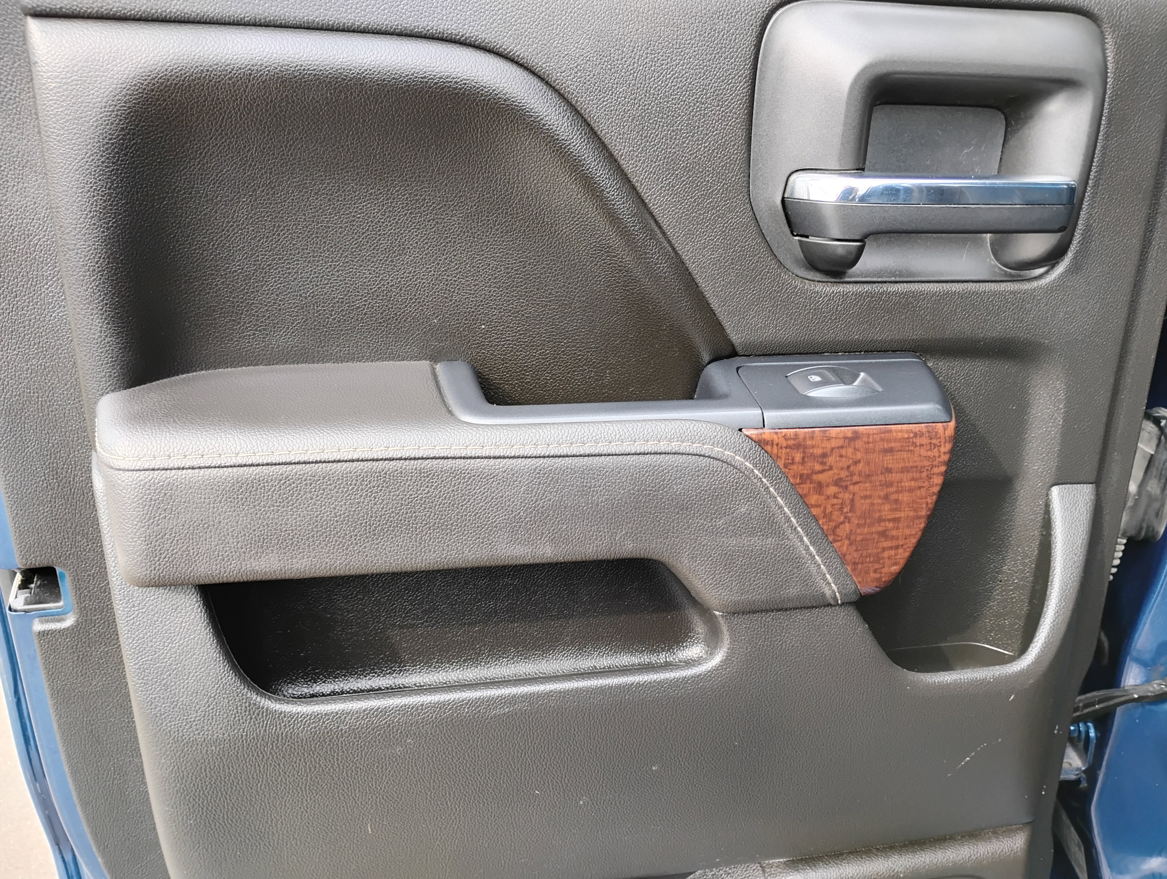 Used 2017 GMC Sierra 1500 SLE w/ SLE Value Package image 15