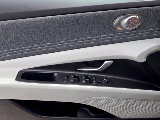 New 2026 Hyundai Elantra SEL Sport FWD image 14