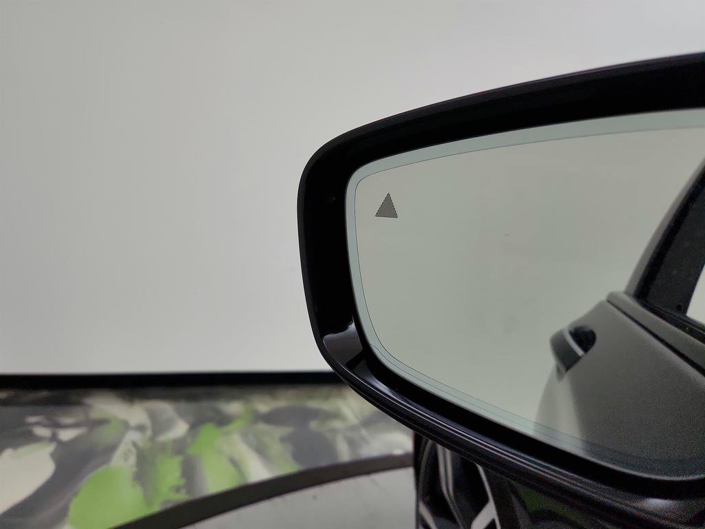 Used 2018 BMW 750i RWD image 16