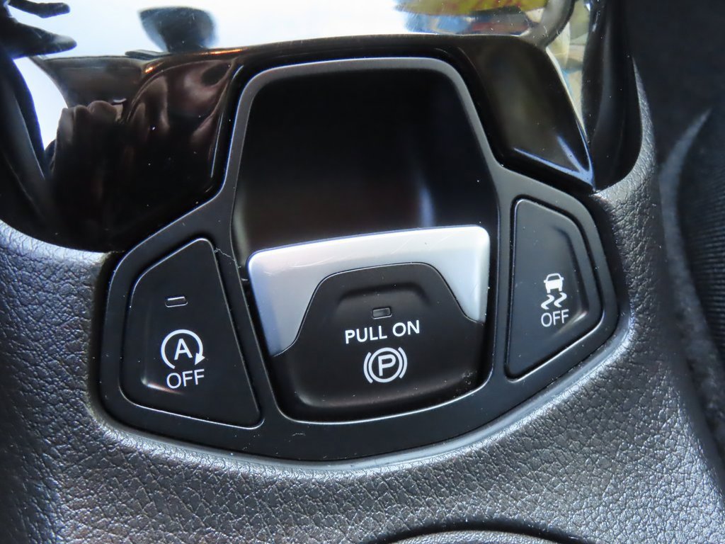 Used 2018 Jeep Compass Limited w/ Navigation Group image 12