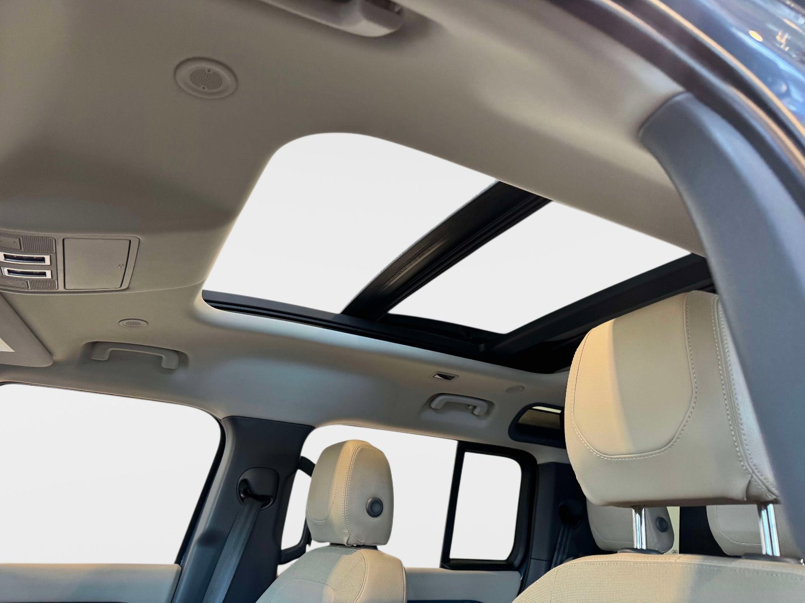 Used 2021 Land Rover Defender 110 S image 22