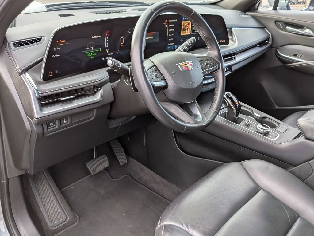 Used 2024 Cadillac XT4 Premium Luxury image 18