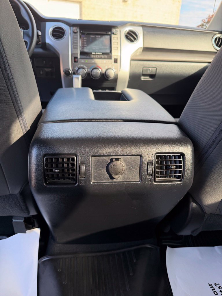 Used 2019 Toyota Tundra SR5 w/ SR5 Upgrade Package AWD/4WD image 31