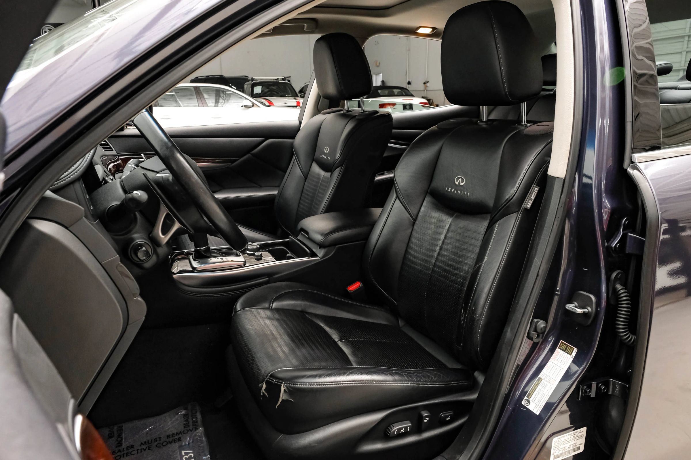 Used 2011 INFINITI M37 w/ Sport Pkg RWD image 34