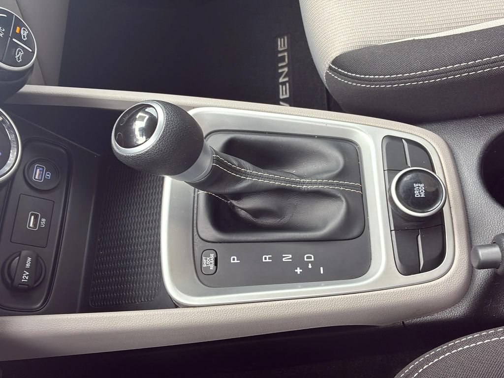 Used 2020 Hyundai Venue SEL FWD image 22