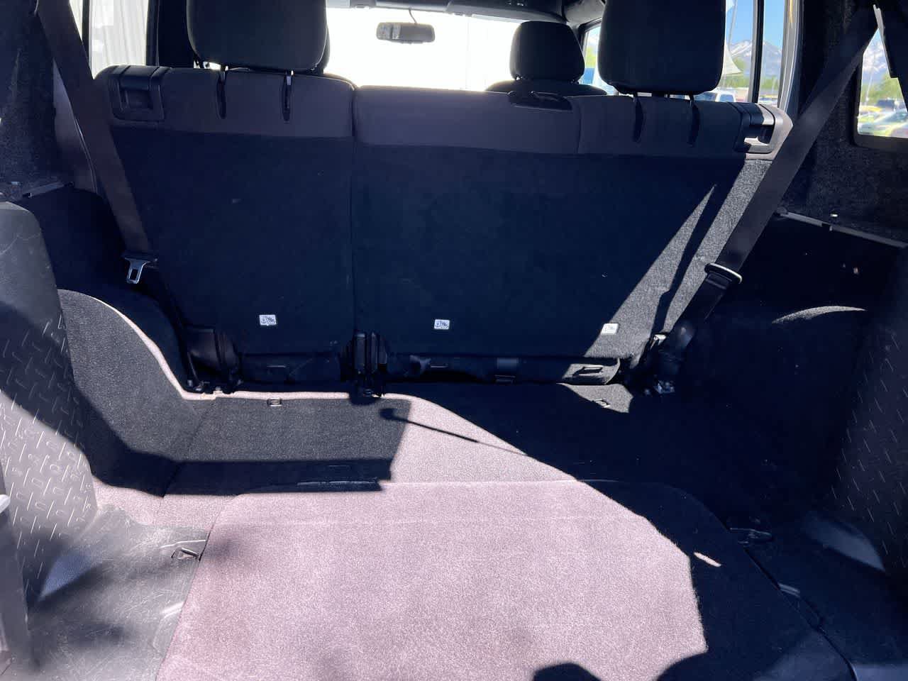 Used 2018 Jeep Wrangler Unlimited Sport S AWD/4WD image 24