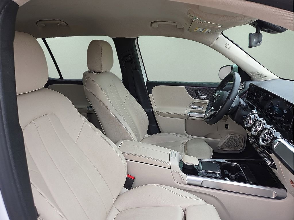 Used 2021 Mercedes-Benz GLB 250 w/ Premium Package image 13