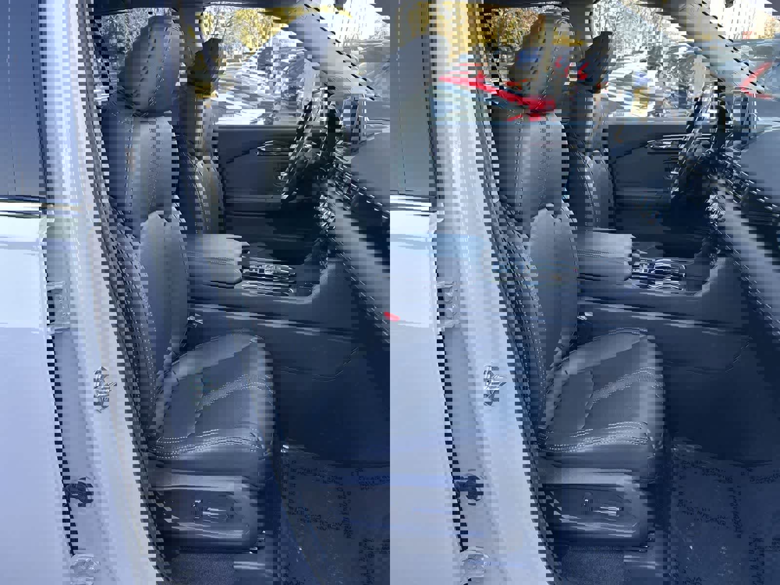 Used 2024 Honda Pilot Touring image 14