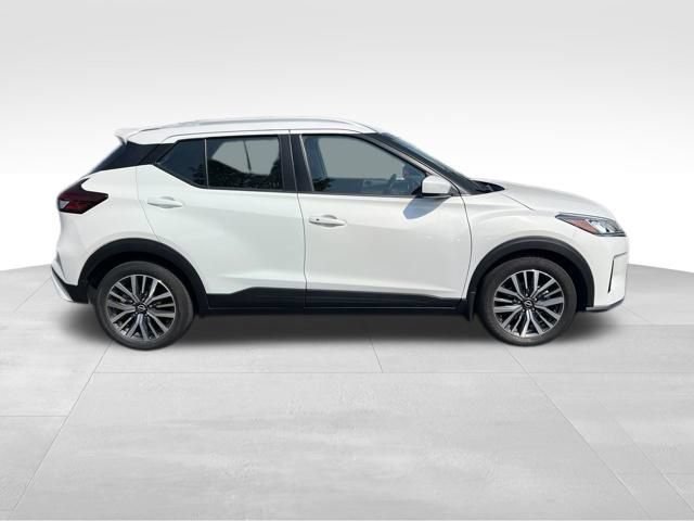 Used 2023 Nissan Kicks SV FWD image 8