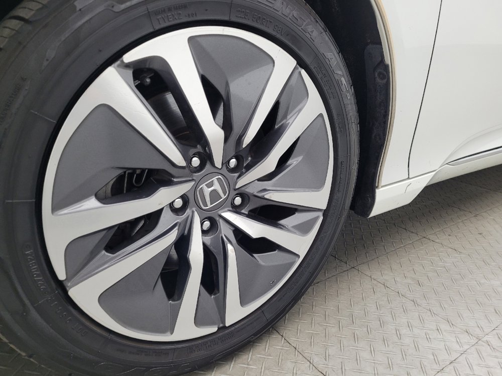 Used 2018 Honda Accord Touring image 31