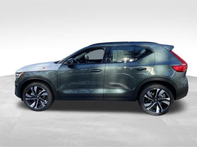 New 2026 Volvo XC40 B5 Ultra w/ Climate Package image 4