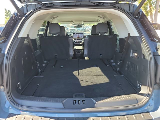 Used 2025 Ford Explorer Active w/ Active Comfort Package RWD image 19