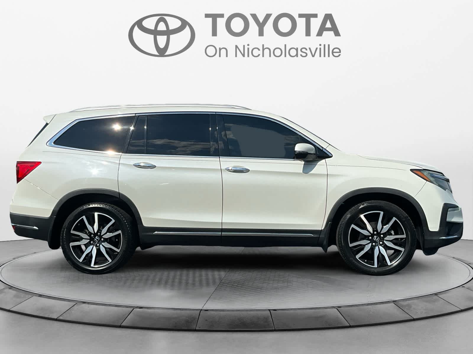 Used 2019 Honda Pilot Touring image 6