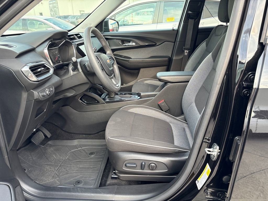 Used 2023 Chevrolet TrailBlazer LT w/ Convenience Package image 77