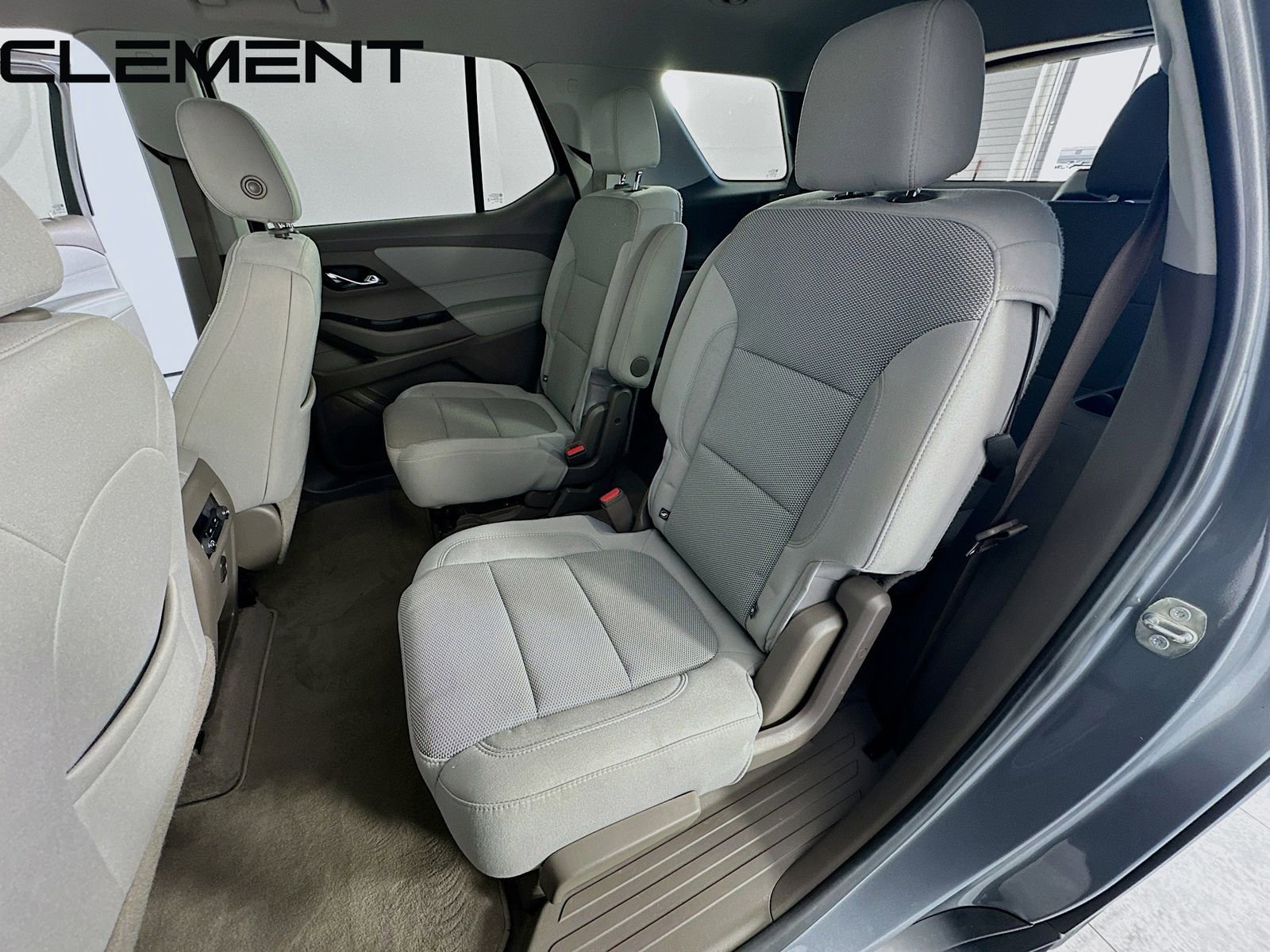 Used 2020 Chevrolet Traverse LT image 30