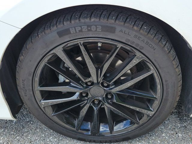 Certified 2019 Toyota Camry LE FWD image 9