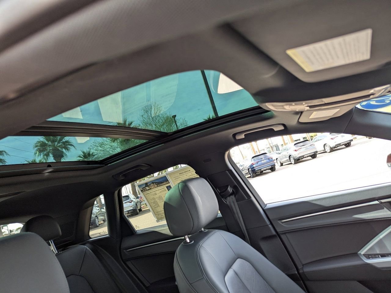 Used 2025 Audi Q3 2.0T Premium image 12