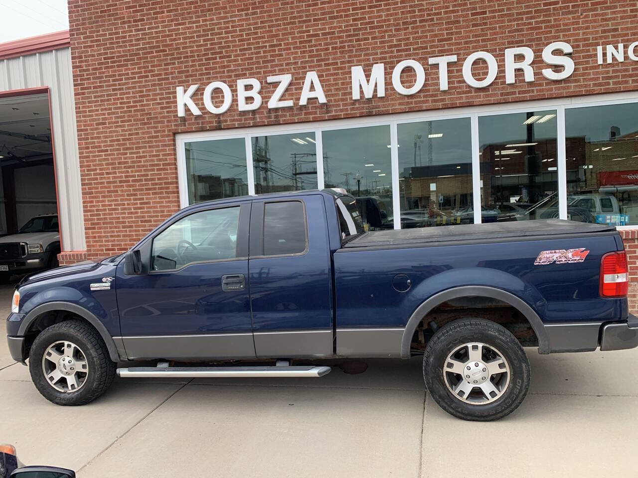 Used 2005 Ford F150 FX4 image 2