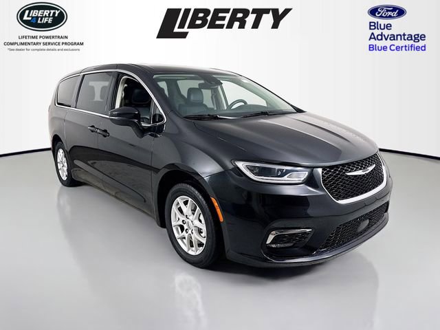 Used 2023 Chrysler Pacifica Touring-L