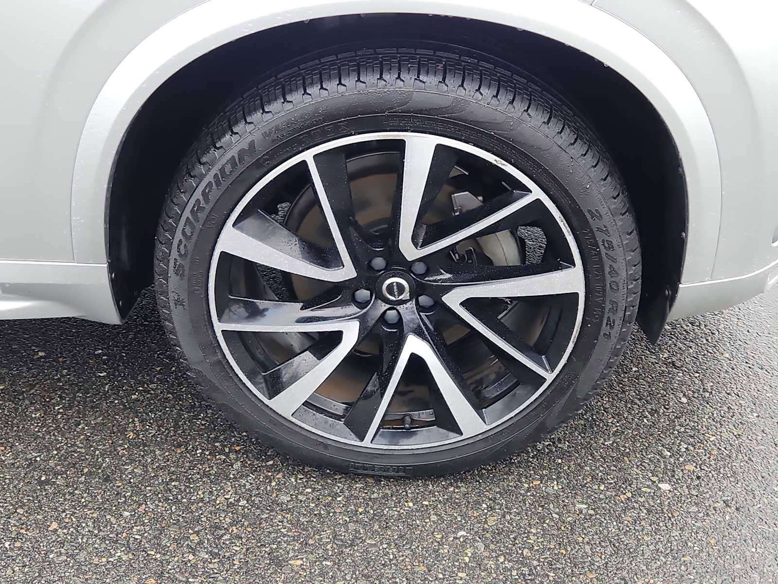 Used 2021 Volvo XC90 T6 Momentum w/ Climate Package AWD/4WD image 11