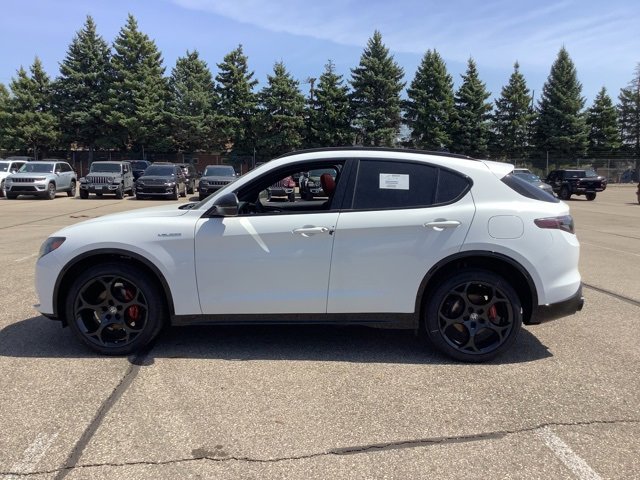New 2025 Alfa Romeo Stelvio Sprint w/ Veloce Package image 2