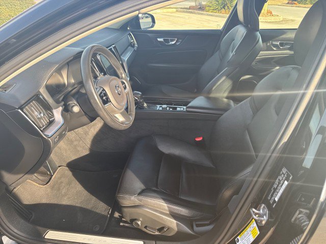 Used 2020 Volvo S60 T5 Momentum image 5