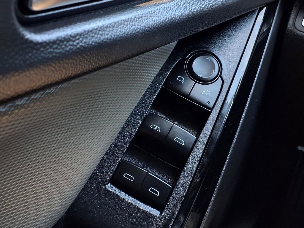 Used 2026 Chevrolet Equinox LT w/ Convenience Package II image 19