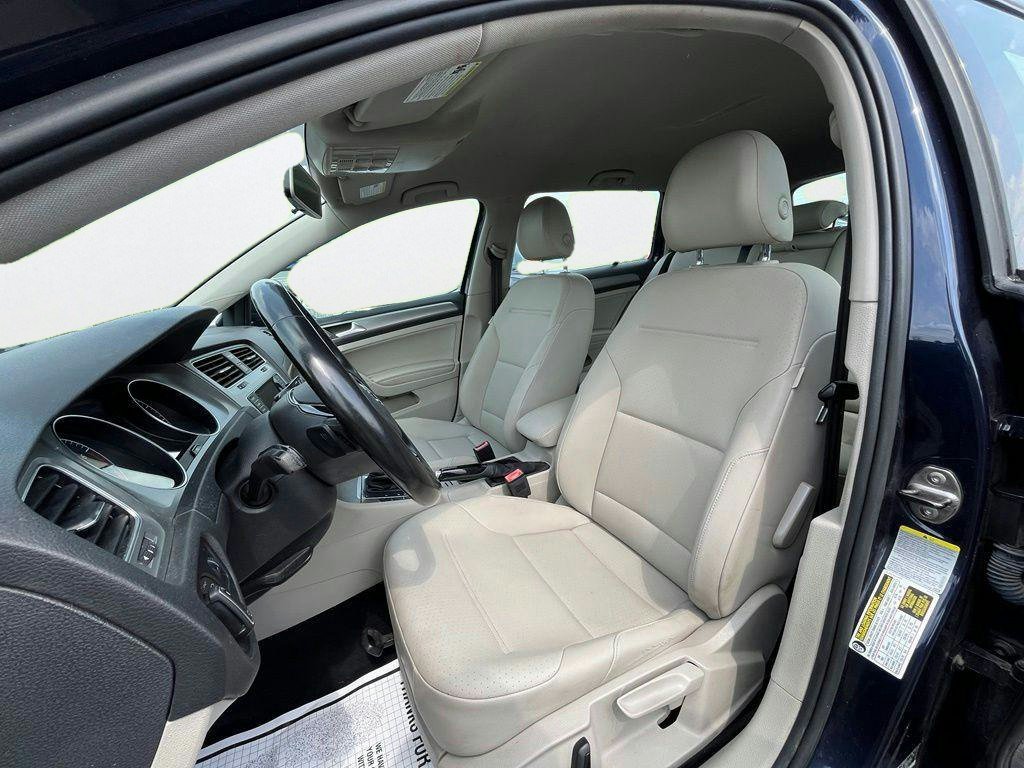 Used 2015 Volkswagen Golf S FWD image 10