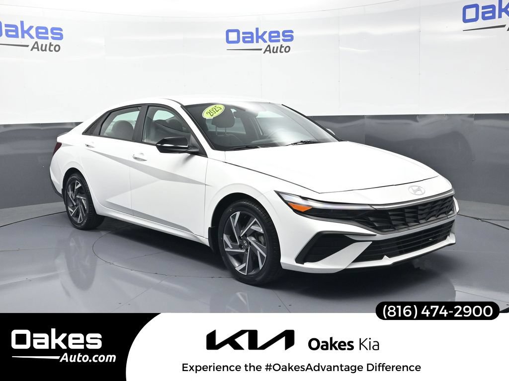 Used 2025 Hyundai Elantra Sport FWD image 1