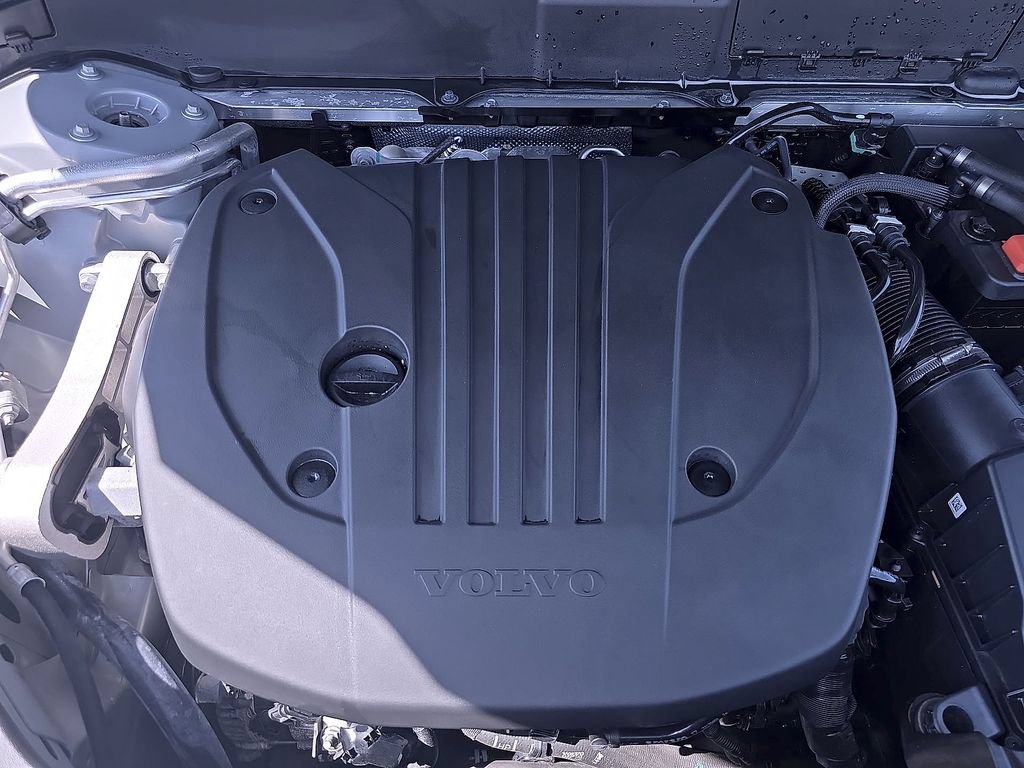 Certified 2025 Volvo XC90 B5 Plus AWD/4WD image 43