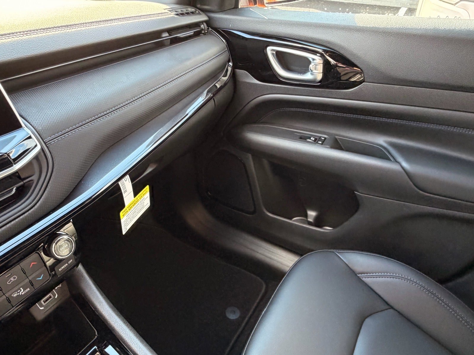 New 2026 Jeep Compass Limited image 19
