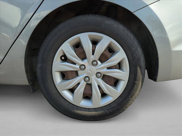 Used 2021 Hyundai Accent SE image 13