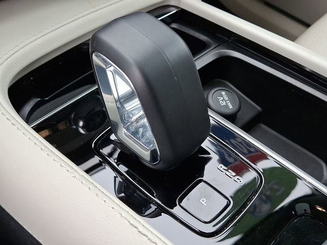 Used 2023 Volvo XC90 B5 Plus w/ Protection Package Premier image 20