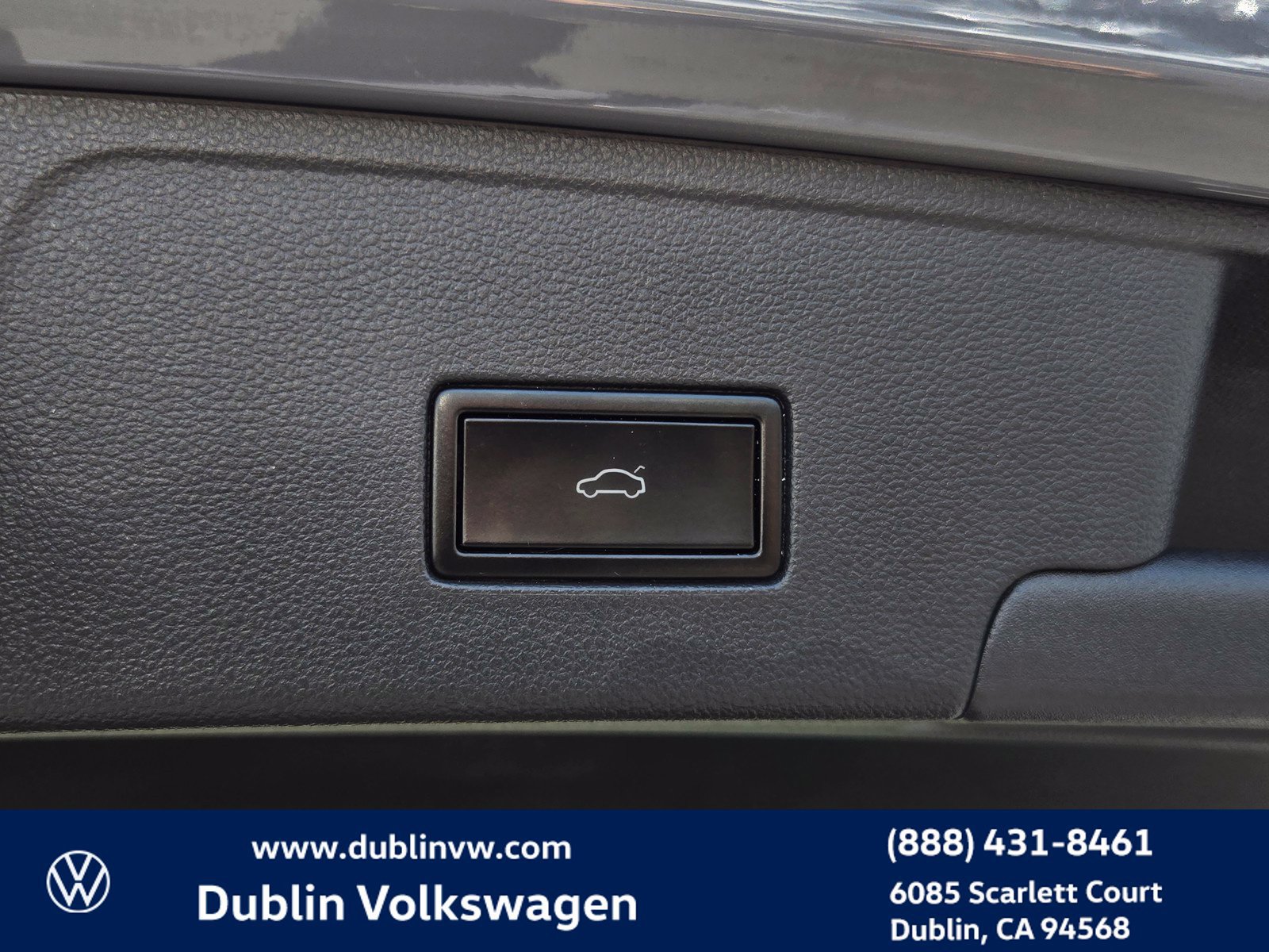 Used 2020 Volkswagen Atlas Cross Sport SEL Premium AWD/4WD image 25