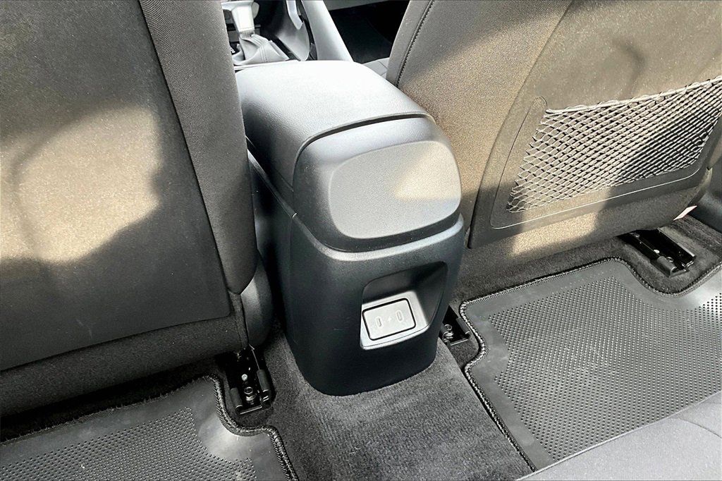 Certified 2025 Hyundai Elantra SEL image 33