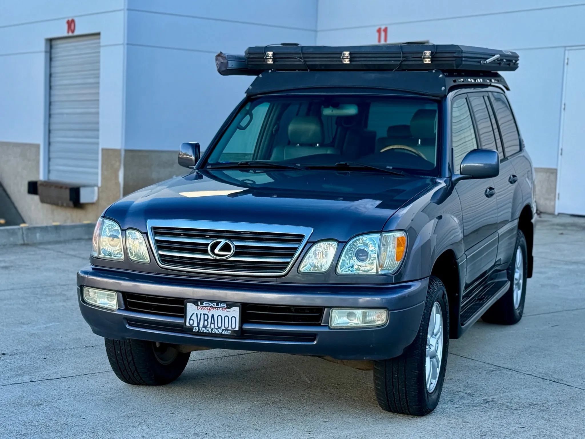 Used 2005 Lexus LX 470 4WD image 2