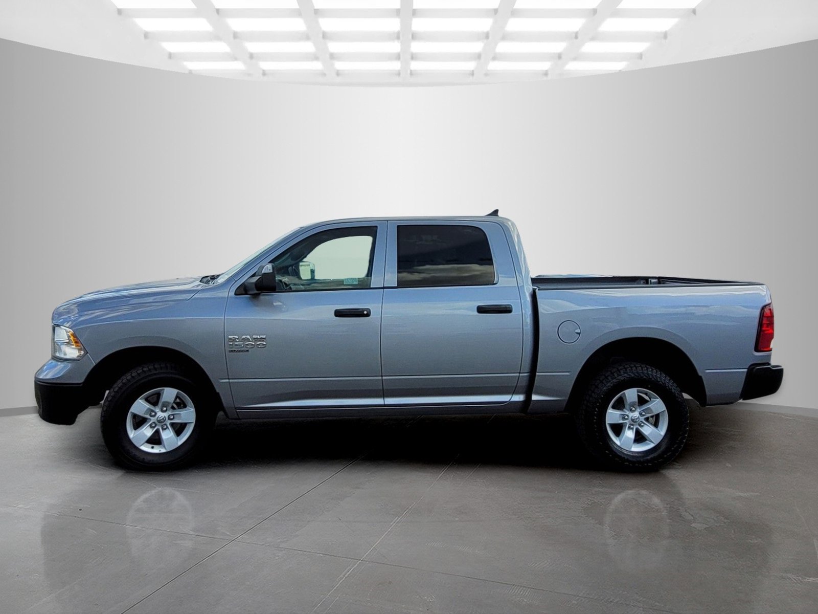 Used 2023 RAM 1500 Classic SLT w/ Trailer & Traction Group image 7