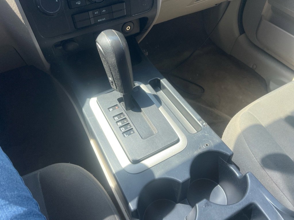 Used 2011 Ford Escape XLS w/ 101A Rapid Spec Order Code AWD/4WD image 16