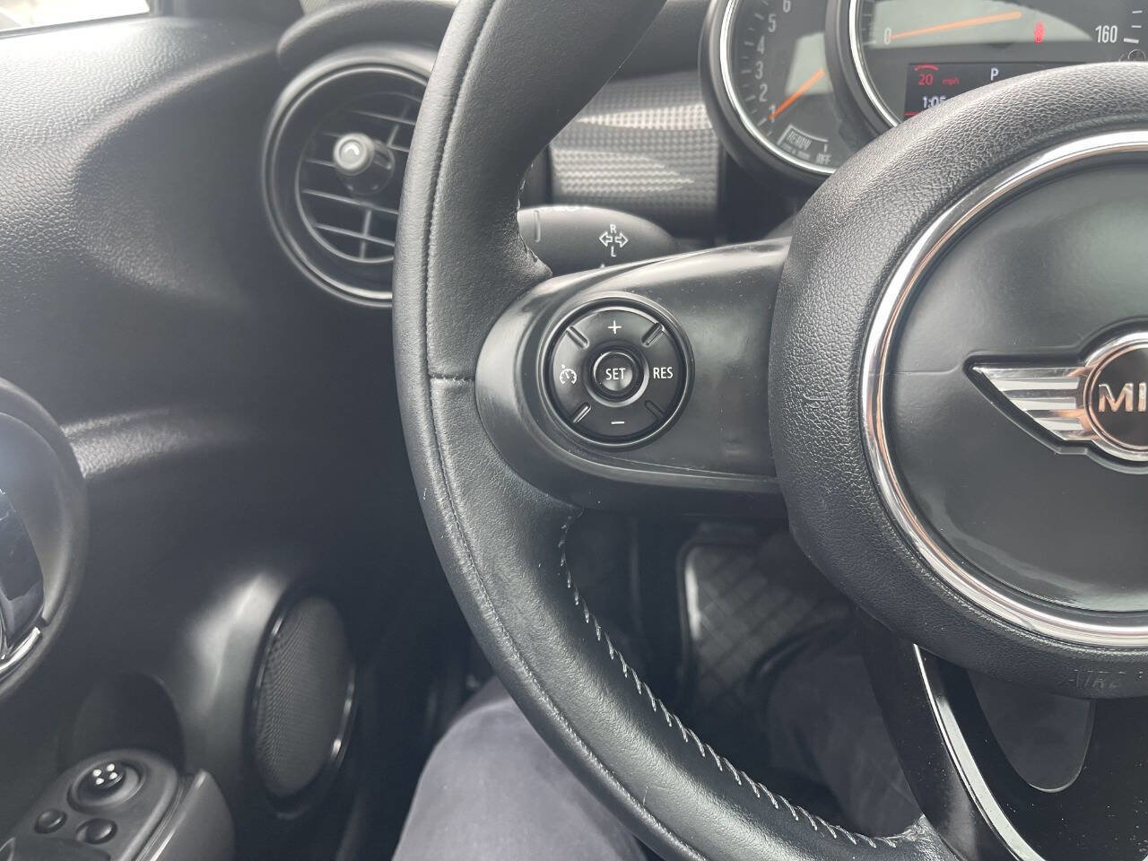 Used 2015 MINI Cooper 2-Door Hardtop image 26