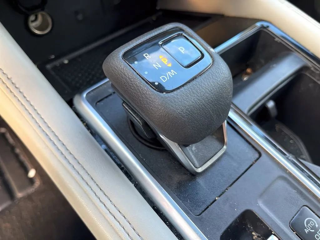 Used 2022 Nissan Pathfinder Platinum w/ Cargo Package image 23